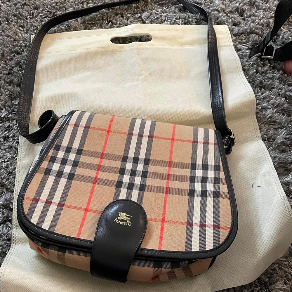 Vintage Burberry's London Haystack